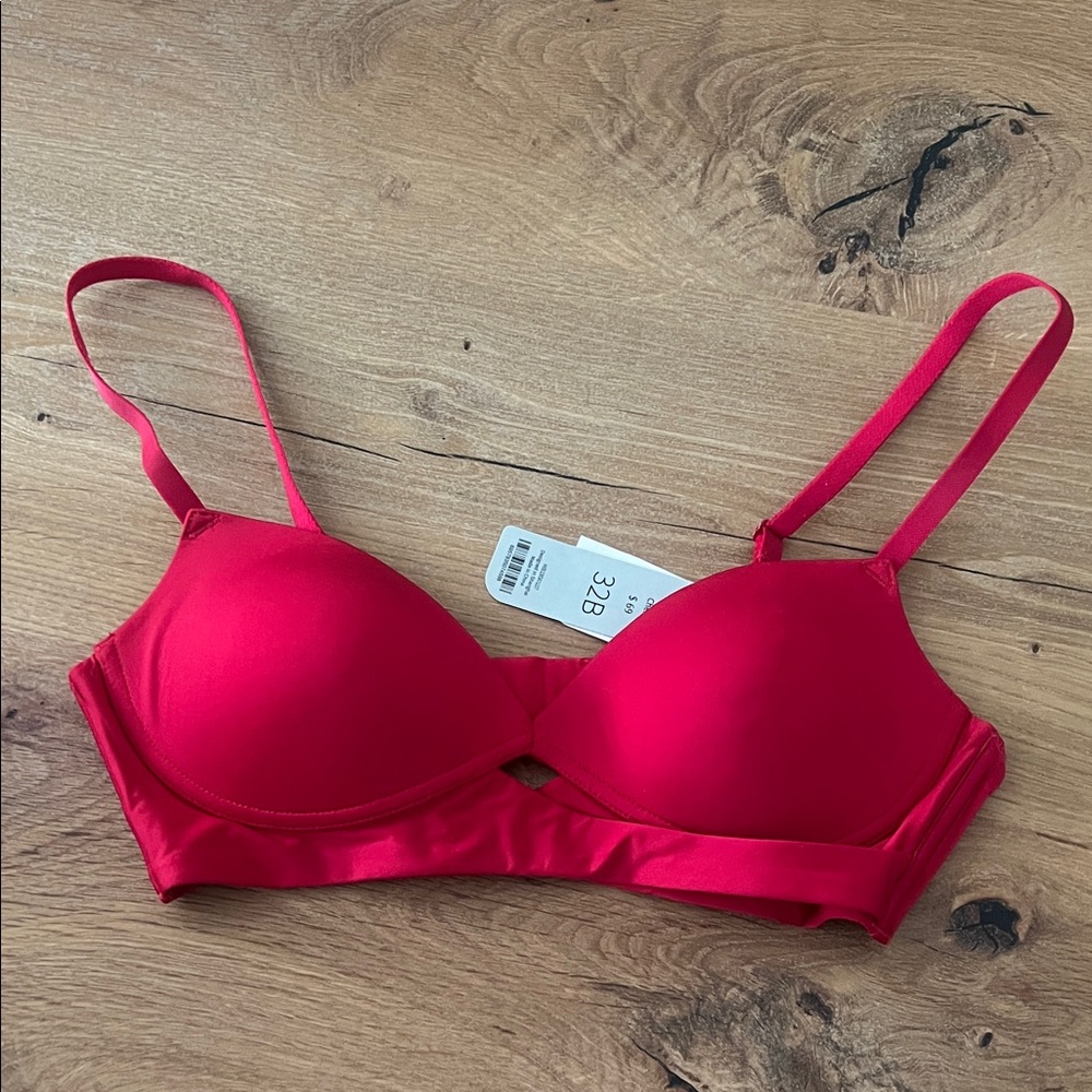 NWT Neiwai Cherry Red Twin Cross Plunge Contour Bra WB19SI0107 Size 32B Reg. $69